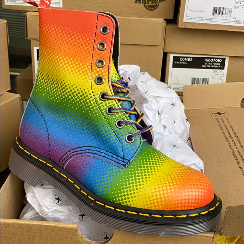 🔥DR MARTENS RAINBOW PASCAL PRIDE UNISEX NWT - Picture 11 of 14